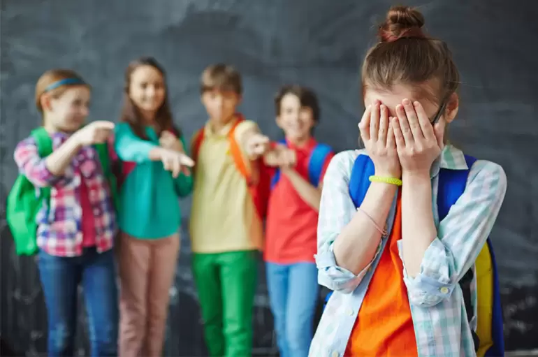 6 советов, которые помогут любому подростку справиться с оскорбленными в школе